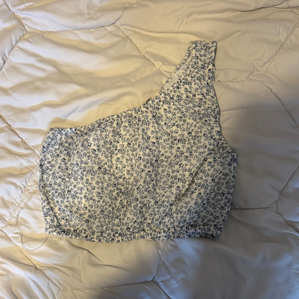 American Eagle Outfitters Blue Floral One-Shoulder Crop Top